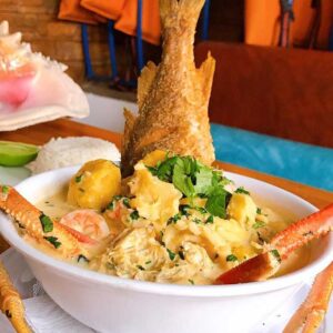 Sopa de pescado estilo hondureño